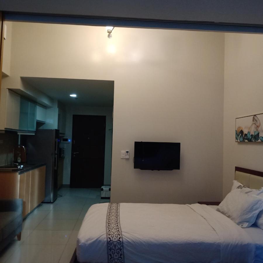 One Uptown Opposite Of Grandhyatt Hotel Manila Taguig City Exterior foto