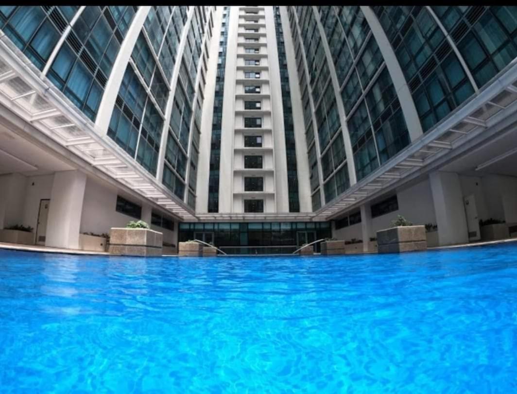 One Uptown Opposite Of Grandhyatt Hotel Manila Taguig City Zimmer foto